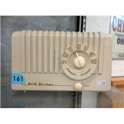 Vintage 1950s RCA Victor Electric Tabletop Radio