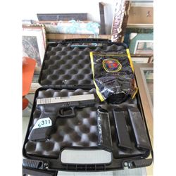 18 Caliber Tactical Airsoft with 3 Clips 390 fps