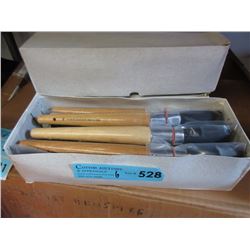 6 Dozen New #8 Artist Bristle Brushes