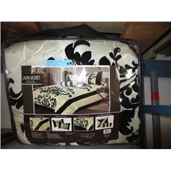 New Queen Size 7 Piece Comforter Set