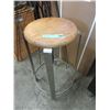 Image 1 : 26" Metal Stool with Wood Top