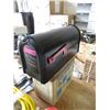 Image 1 : Vintage Heater & Mailbox