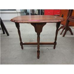 Walnut Turtle-top Parlour Table ca1930