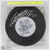 Image 1 : TORONTO MAPLE LEAFS WENDEL CLARK SIGNED HOCKEY