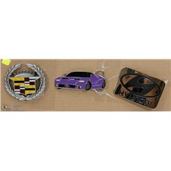 LOT OF THREE BELT BUCKLES