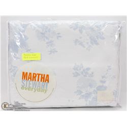 QUEEN SIZE MARTHA STEWART BED COVER