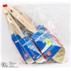 Image 1 : BAG OF ASSORTED SIZE PAINT BRUSHES