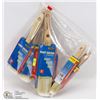 Image 1 : BAG OF ASSORTED SIZE PAINT BRUSHES