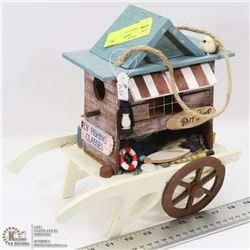 THEMED BIRDHOUSE