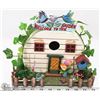 Image 1 : THEMED BIRDHOUSE