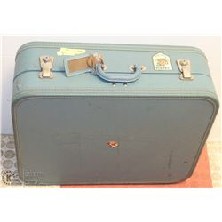VINTAGE TRAVELGARD SUITCASE