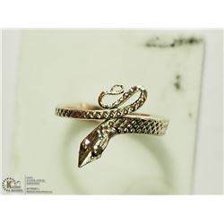33) HIGH FASHION SNAKE RING SIZE 1.5