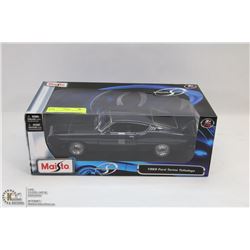 1:18 SCALE DIE CAST CAR IN BOX