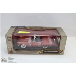 1:18 SCALE DIE CAST CAR IN BOX
