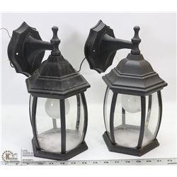 2 EXTERIOR LIGHTS