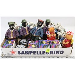 FLAT OF FIGURINES AND DECORATIVE BOXES