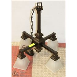 4-BULB LIGHT FIXTURE/CHANDELIER
