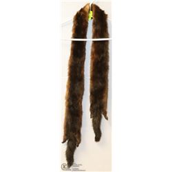VINTAGE MINK STOLE W/ FEET.