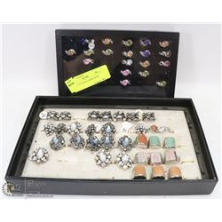 2 DISPLAYS WITH LADIES RINGS