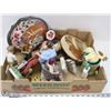 Image 1 : ESTATE BOX OF MISC FIGURES AND COLLECTIBLES