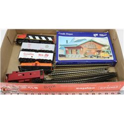 BOX OF HO TRAINS INCL CN ENGINE 9162, GOODS DEPOT