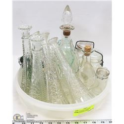 COLLECTION OF 16 VINTAGE GLASS/CRYSTAL LIDDED