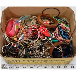 FLAT OF FASHION ESTATE BRACELETS