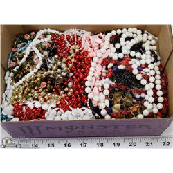 FLAT OF VARIOUS FASHION NECKLACES