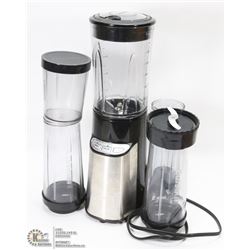 CUISINART BLACK & STAINLESS STEEL BLENDER