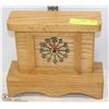 Image 1 : WOOD CLOCK