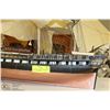 Image 2 : LARGE USS CONSTITUTION MODEL BOAT (ASSEMBLED)