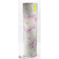 MEGA ROLL OF FLORAL PAPER.