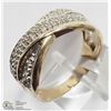 Image 2 : 16) 10KT YELLOW GOLD DIAMOND RING