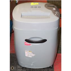 ROYAL COMMERCIAL PAPER SHREDDER.