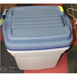 BUNDLE OF 3 RUBBERMAID ROUGHNECK