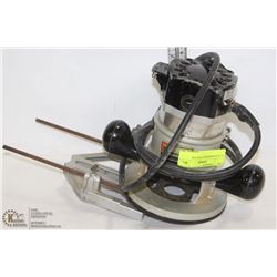 BLACK & DECKER  ROUTER