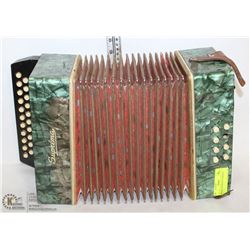 ANTIQUE SUPREMA ACCORDIAN