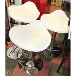 GROUP OF 3 HYDRAULIC LIFT STOOLS