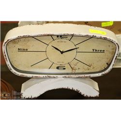 NOSTALGIC MANTLE CLOCK