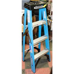 WERNER 4' ALUMINUM LADDER