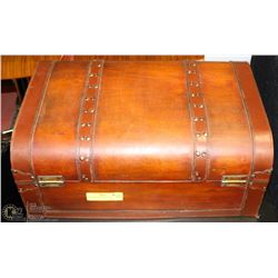 DECORATIVE WOODEN BOX