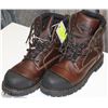 Image 1 : NEW WORKLOAD BOOTS SIZE 7 WITH TOE PROTECTORS