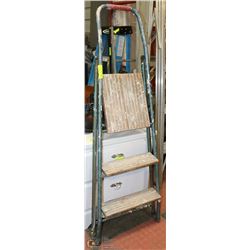 3 STEP LADDER