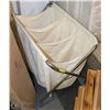 Image 1 : FOLDING 3 SECTION COTTON LAUNDRY/RECYCLE HAMPER