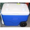 Image 1 : BLUE & WHITE COLEMAN COOLER ON WHEELS