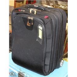 CARRY ON LUGGAGE WITH MULTIPLE COMPARTMENTS