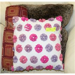 BUNDLE OF THREE ASSORTED PILLOWS.