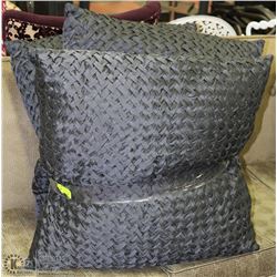 BUNDLE OF ASSORTED PILLOWS ON CHOICE