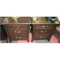 SET OF 2 WOOD TONE 3 DRAWER NIGHT STANDS.