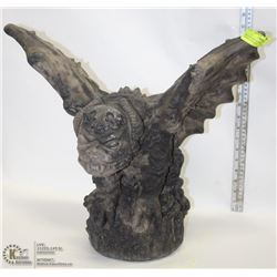 SCREAMING GARGOYLE GARDEN  CEMENT STATUE